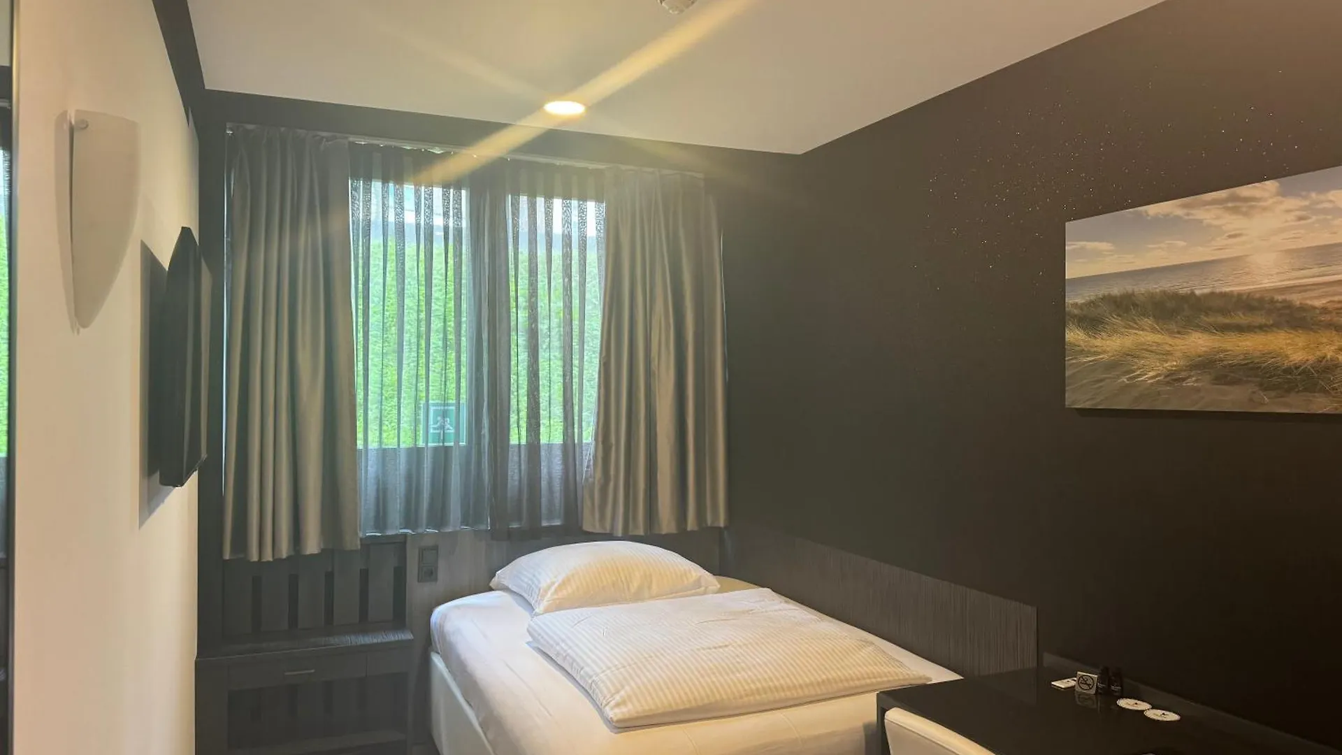 Tibet Hotel Am Airport Duesseldorf-Ratingen 0*, Ratingen